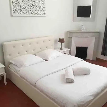 Great Historic Neighborhood Location!!