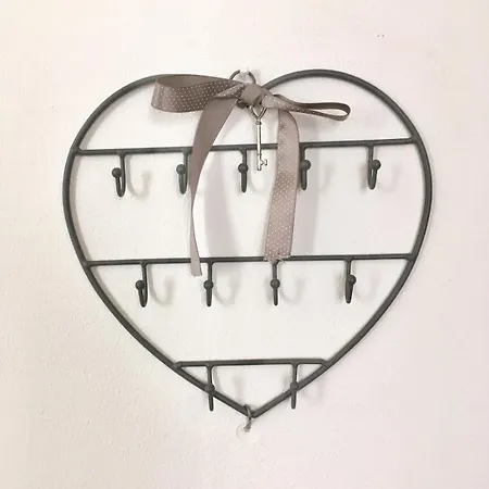 Great Historic Neighborhood Location!! *